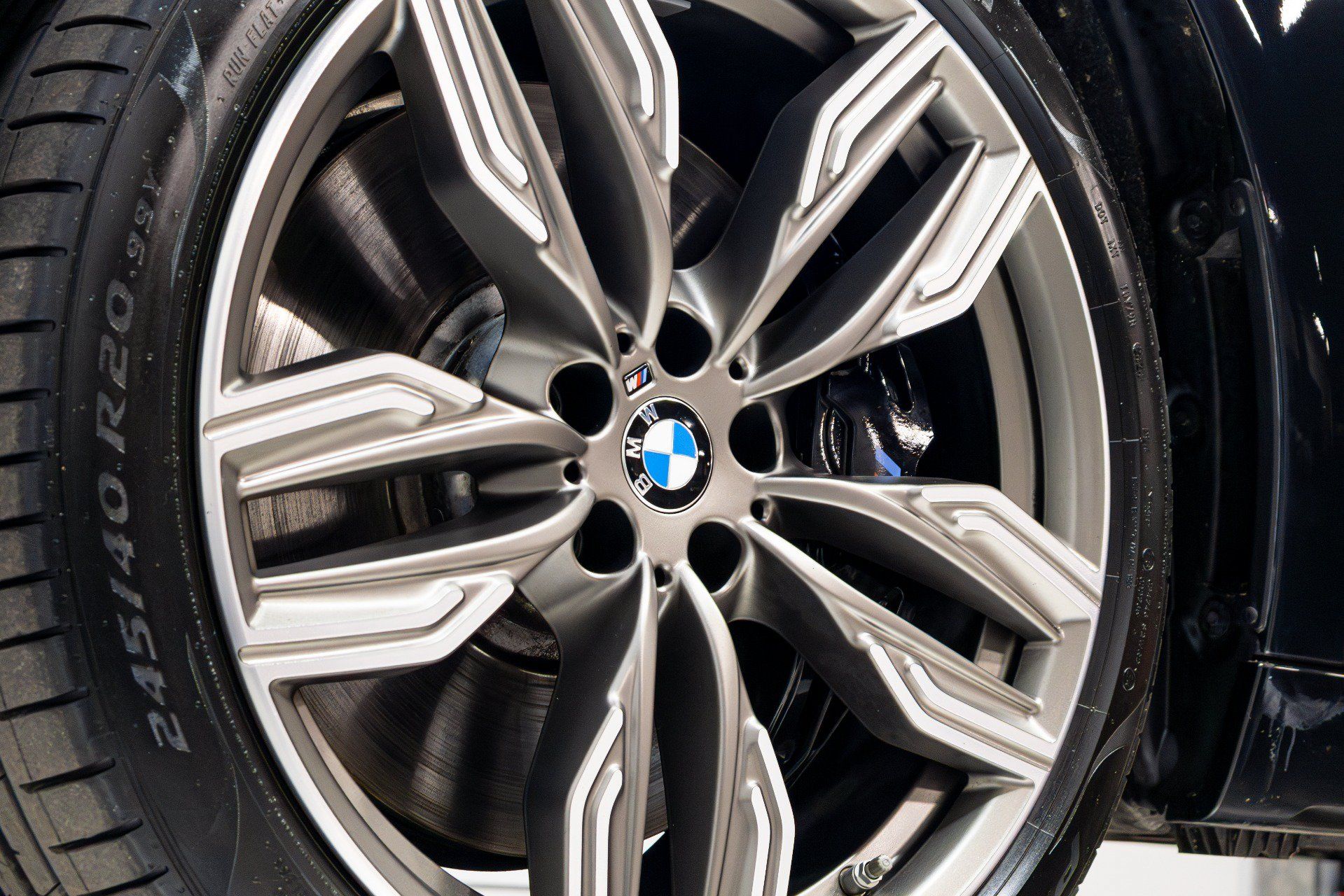 Used 2022 BMW M760i xDrive AWD/4WD image 19