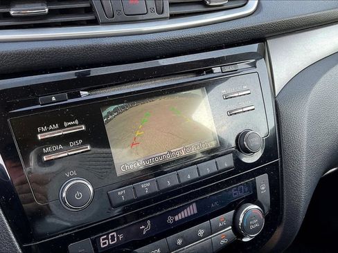 Used 2015 Nissan Rogue SV FWD image 14