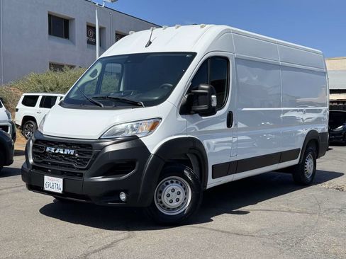 Used 2025 RAM ProMaster 2500 w/ Convenience Group FWD image 2
