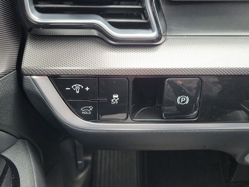 Certified 2025 Kia Sportage SX image 27