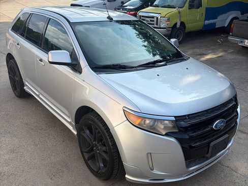 Used 2011 Ford Edge Sport FWD image 3