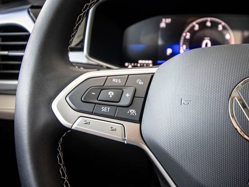 New 2026 Volkswagen Taos SE FWD image 35