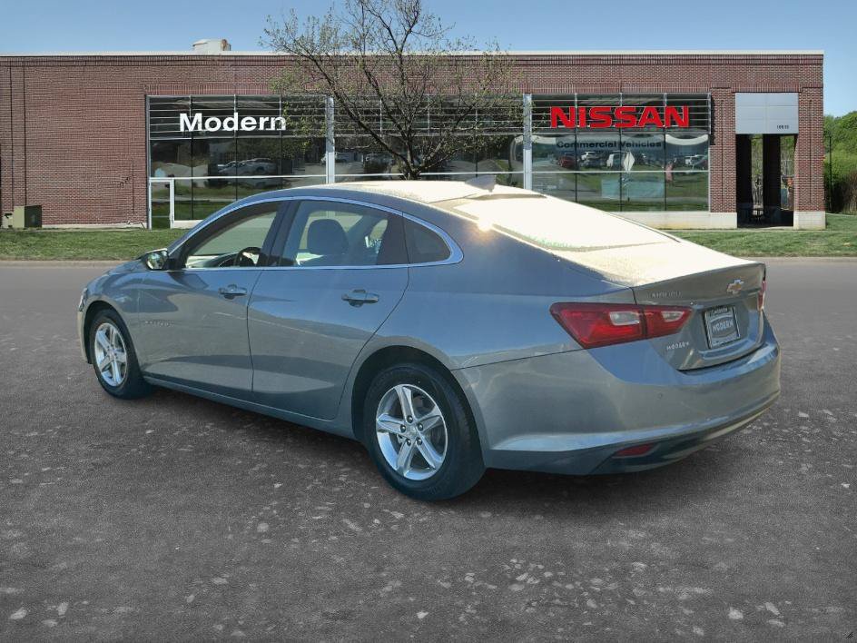 Used 2024 Chevrolet Malibu LT FWD image 2