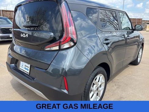 Used 2025 Kia Soul LX w/ LX Technology Package FWD image 3
