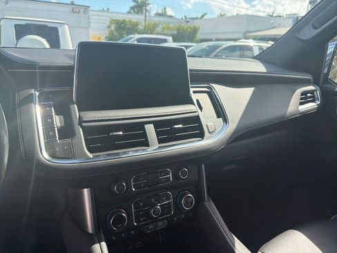 Used 2024 Chevrolet Suburban Premier image 39