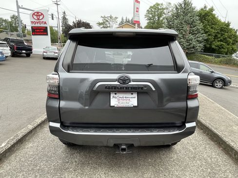 Certified 2019 Toyota 4Runner SR5 AWD/4WD image 6