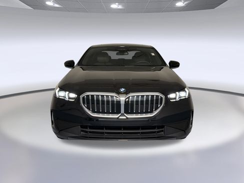 Used 2025 BMW 530i RWD image 6