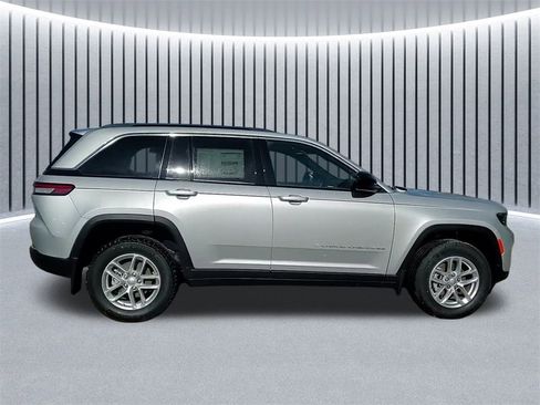 New 2025 Jeep Grand Cherokee Laredo X w/ Luxury Tech Group I image 5