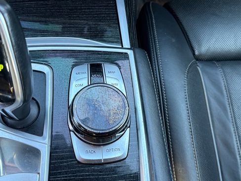 Used 2018 BMW 750i xDrive image 19