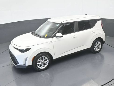 Used 2024 Kia Soul LX w/ Option Group 015 FWD image 43