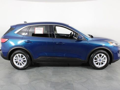 Used 2020 Ford Escape SE image 15