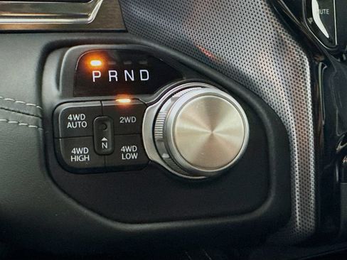 Used 2020 RAM 1500 Limited w/ Black Appearance Package AWD/4WD image 19