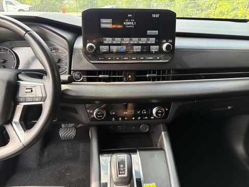 Used 2024 Mitsubishi Outlander SE AWD/4WD image 20