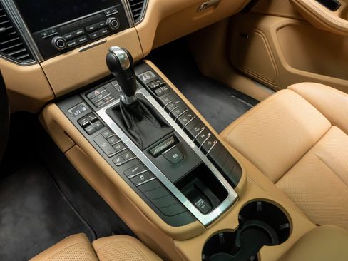 Certified 2017 Porsche Macan S AWD/4WD image 23