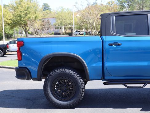 Used 2024 Chevrolet Silverado 1500 ZR2 w/ Technology Package image 9