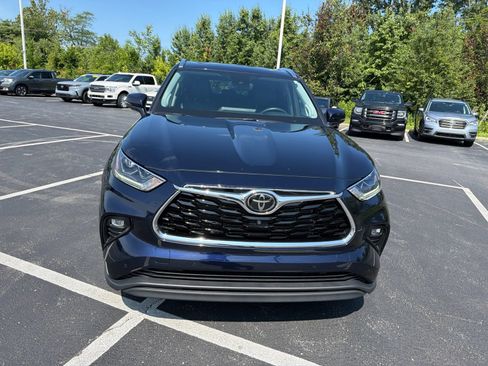 Used 2021 Toyota Highlander Limited AWD/4WD image 10