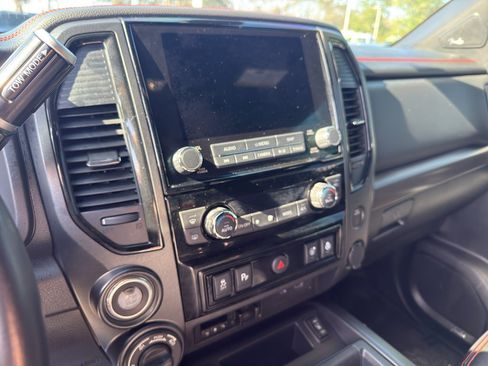 Used 2023 Nissan Titan PRO-4X w/ Pro-4x Convenience Package AWD/4WD image 16