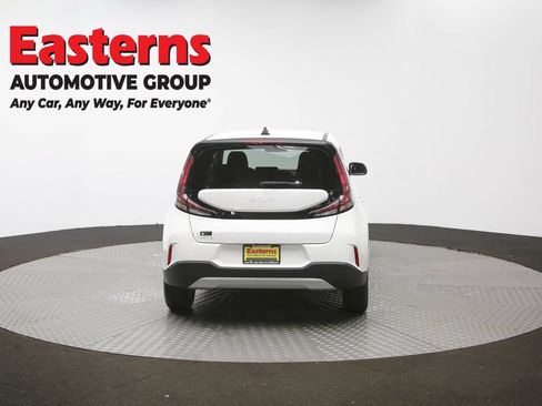 Used 2024 Kia Soul LX w/ Option Group 015 FWD image 34