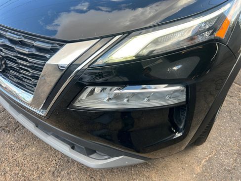Used 2023 Nissan Rogue SV FWD image 10