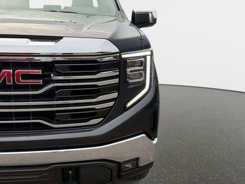 Used 2026 GMC Sierra 1500 SLT image 11