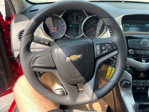 Used 2015 Chevrolet Cruze L FWD image 10