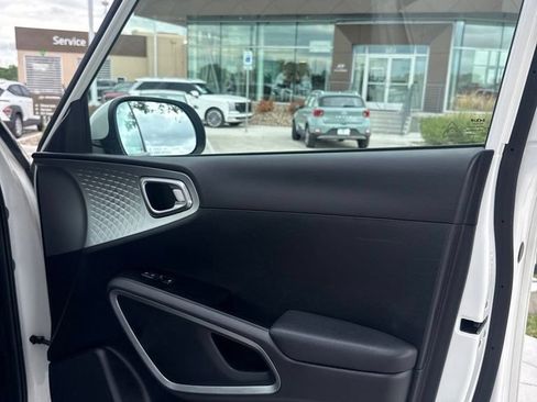 Used 2022 Kia Soul LX w/ Technology Package FWD image 21