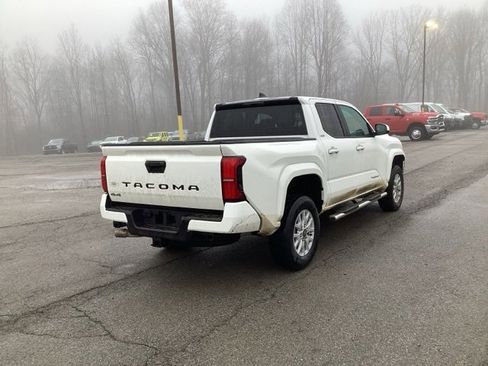 Used 2025 Toyota Tacoma SR5 image 7