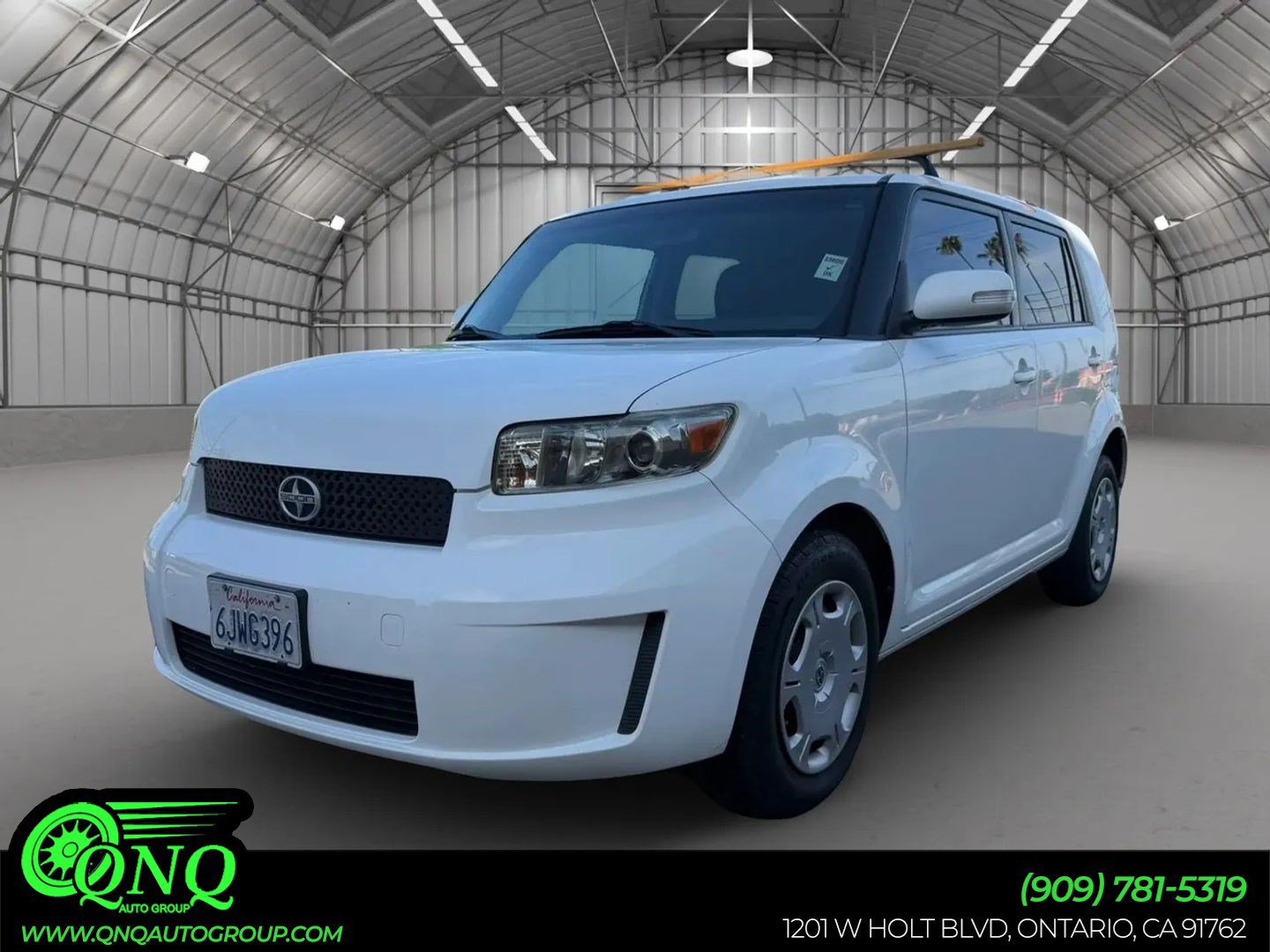 Used 2010 Scion xB FWD image 1
