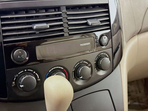 Used 2004 Toyota Sienna LE image 11