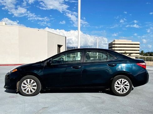 Used 2017 Toyota Corolla LE FWD image 8