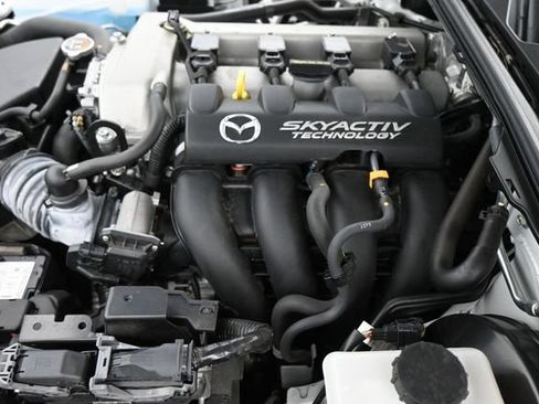 Used 2019 MAZDA MX-5 Miata RF Grand Touring RWD image 23