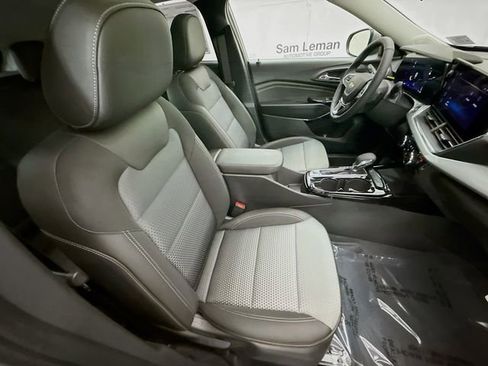 New 2026 Chevrolet Trax LT w/ Sunroof Package image 28