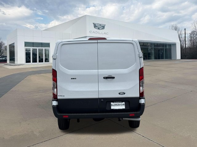 Used 2027 Ford Transit 250 Low Roof RWD image 5
