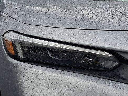 Used 2024 Honda Civic Sport image 9