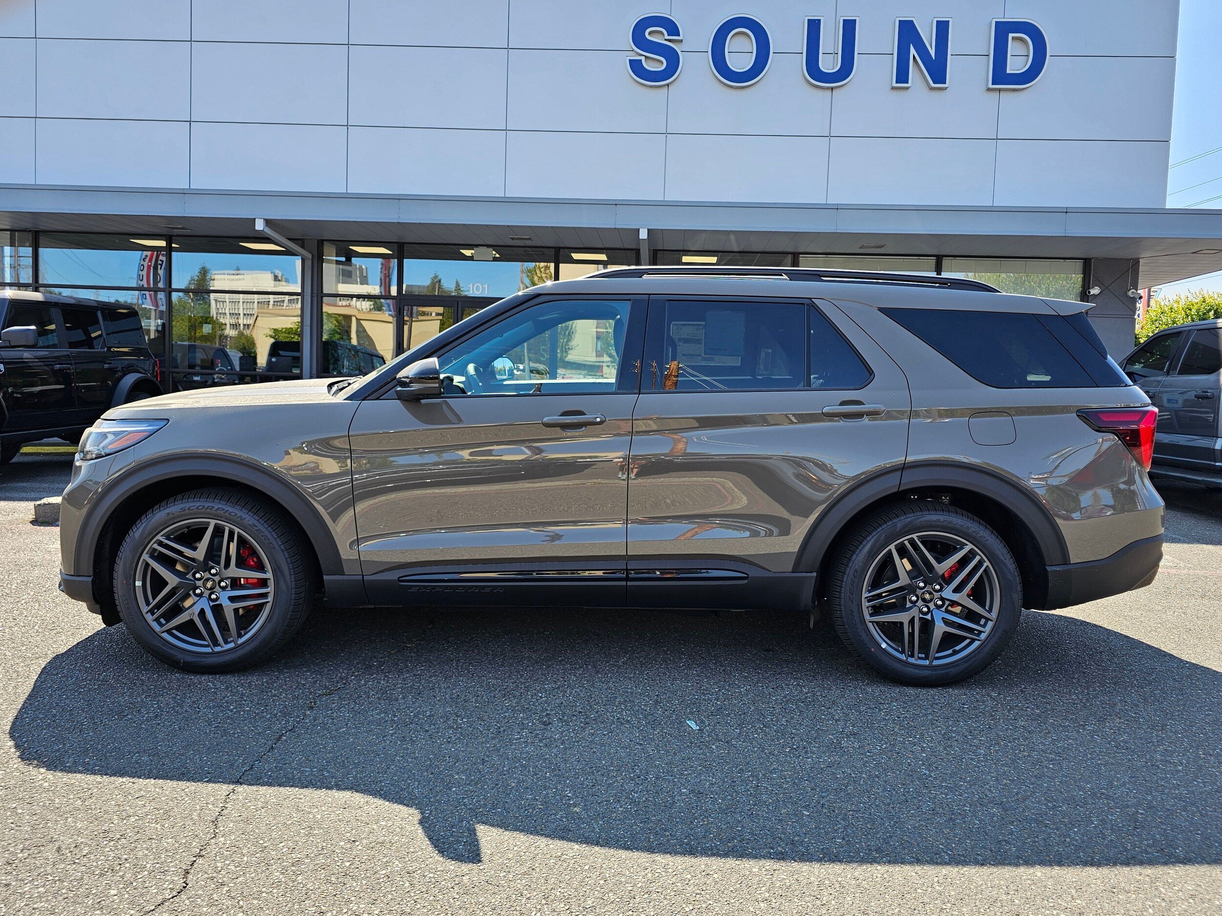 New 2026 Ford Explorer ST w/ Sun And Sound Package AWD/4WD image 8