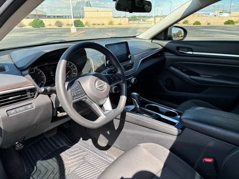 Certified 2023 Nissan Altima 2.5 SV FWD image 11