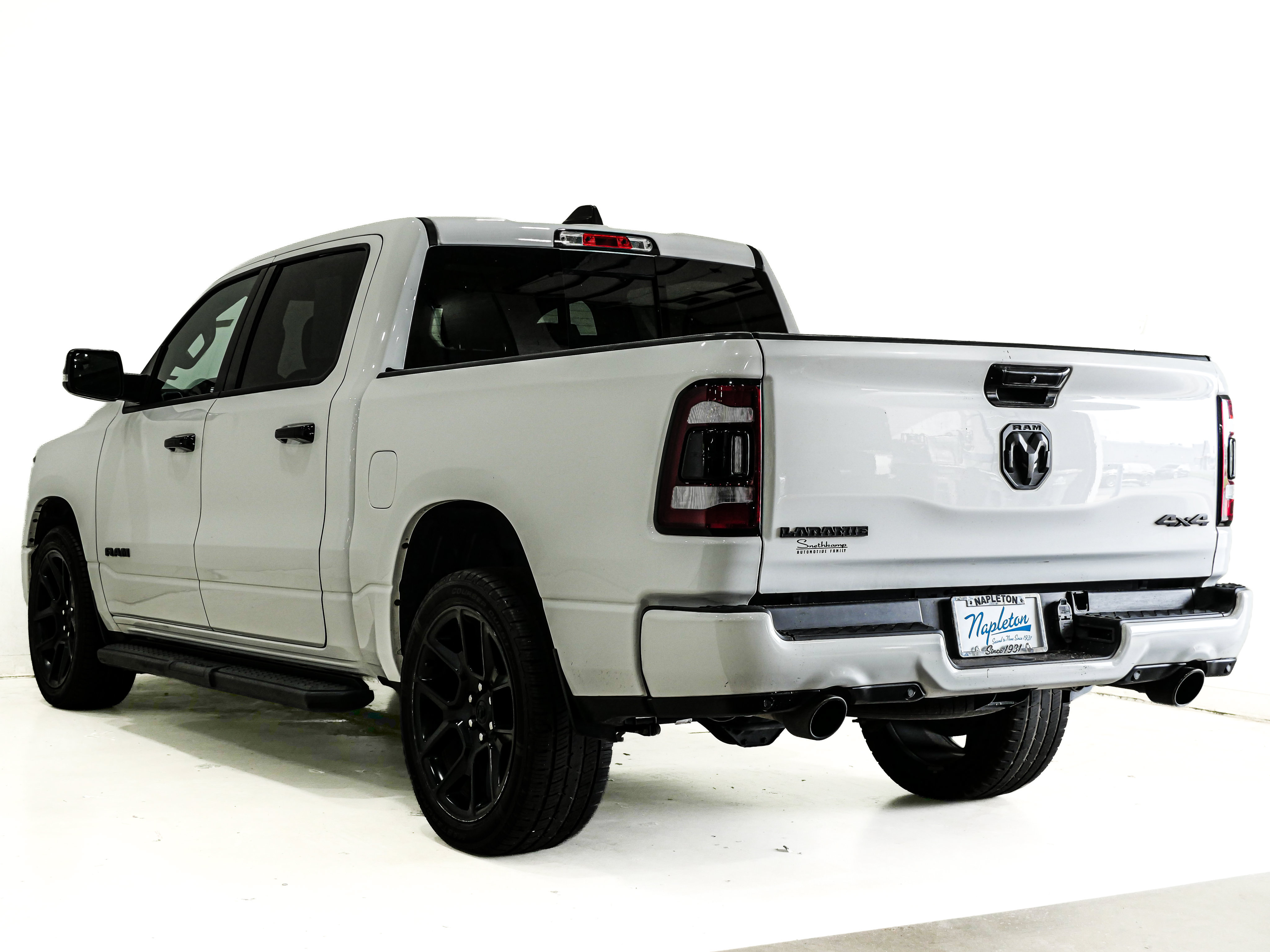 Used 2023 RAM 1500 Laramie AWD/4WD image 8