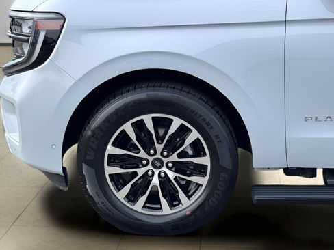 Used 2025 Ford Expedition Platinum image 45