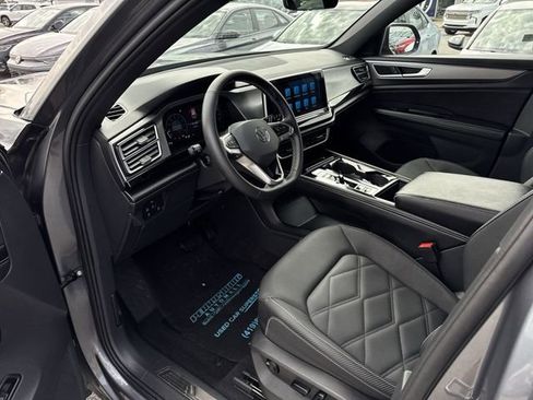 Certified 2024 Volkswagen Atlas Cross Sport SE w/ Black Wheel Package AWD/4WD image 10