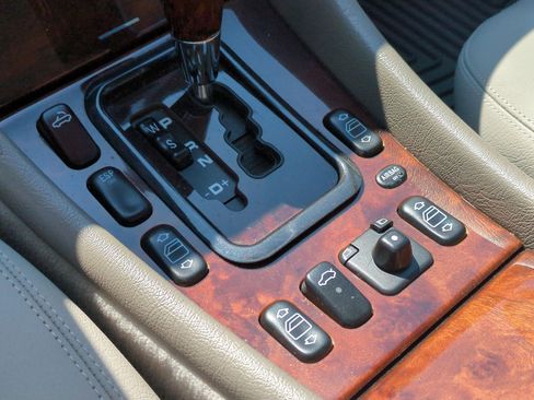 Used 2003 Mercedes-Benz CLK 320 Cabriolet image 13