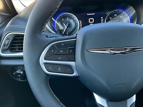 New 2026 Chrysler Pacifica Select image 22