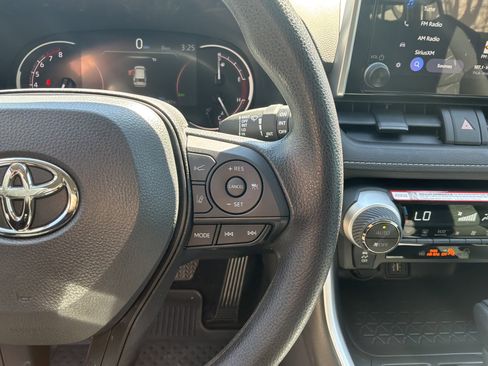 Used 2025 Toyota RAV4 XLE w/ Convenience Package image 22