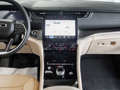 New 2025 Jeep Grand Cherokee L Limited w/ Luxury Tech Group II image 22