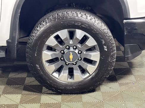 Used 2022 Chevrolet Silverado 2500 Custom w/ Custom Value Package AWD/4WD image 22