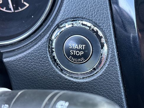 Used 2016 Nissan Rogue SV FWD image 21