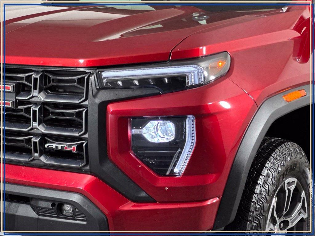 Certified 2025 GMC Canyon AT4 w/ AT4 Premium Package AWD/4WD image 2
