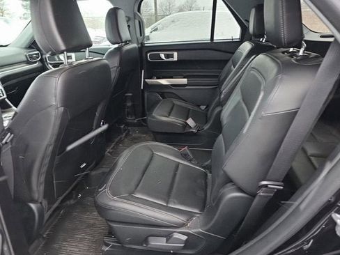 Used 2023 Ford Explorer XLT w/ Equipment Group 202A image 3