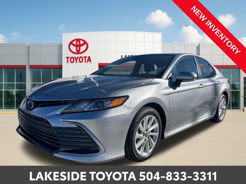 Used 2024 Toyota Camry LE image 1