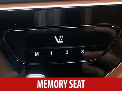 Used 2025 Mercedes-Benz C 300 4MATIC Sedan image 10