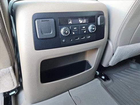 Used 2020 GMC Yukon XL SLT w/ Open Road Package image 19